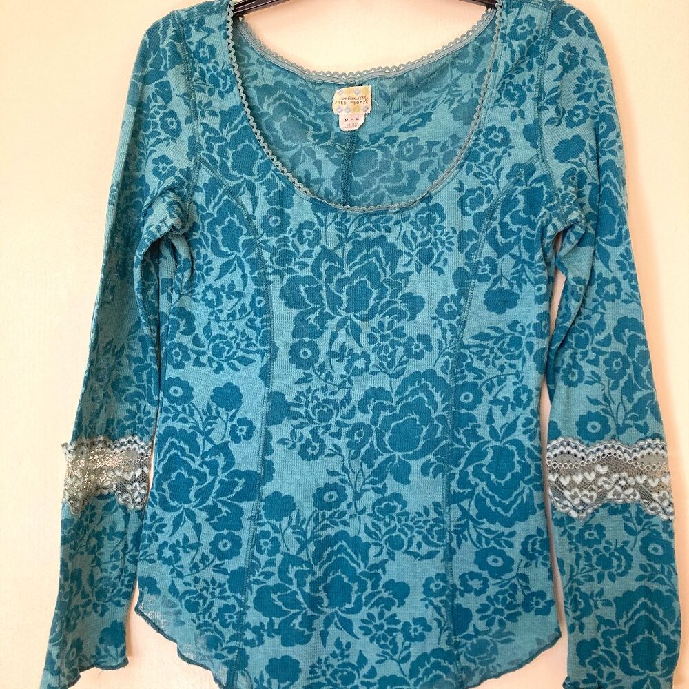 FREE PEOPLE –  Long-sleeve, scoop-neck, stretch nylon with lace... Size M